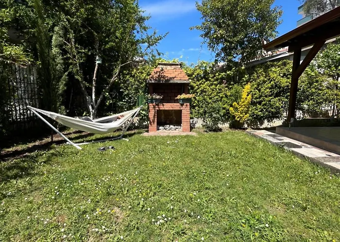 Casa de Férias Seaside With Garden Golem (Tirana)