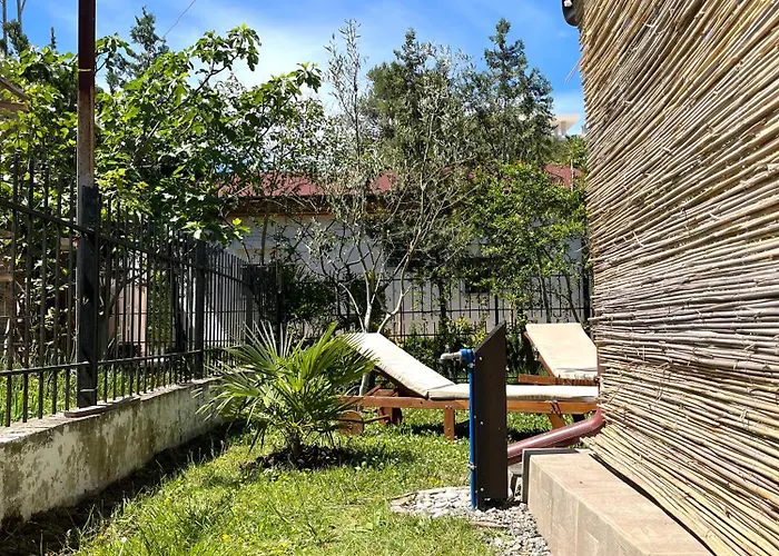 Дом отдыха Seaside With Garden